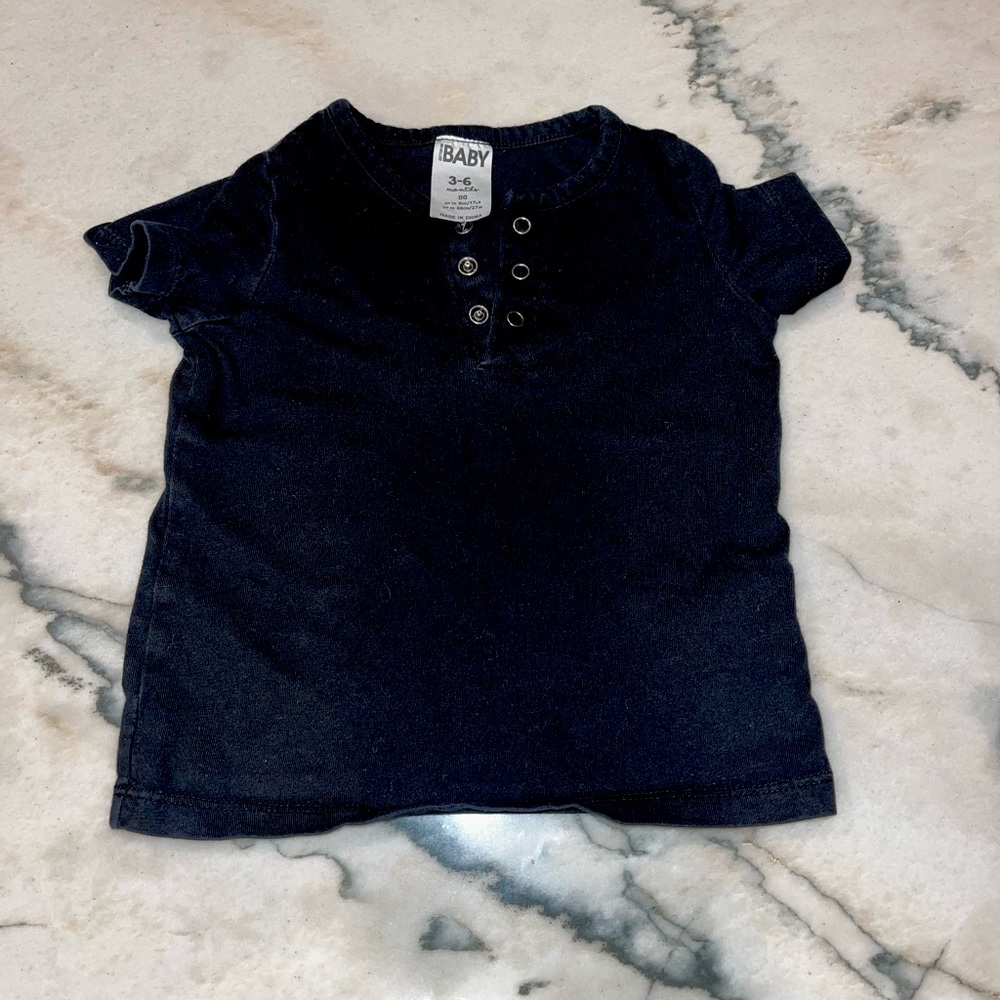 Black t shirt baby